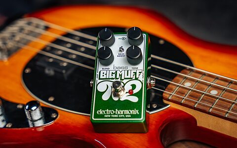 Electro-Harmonix Bass Big Muff Pi 2 fuzz effects pedal