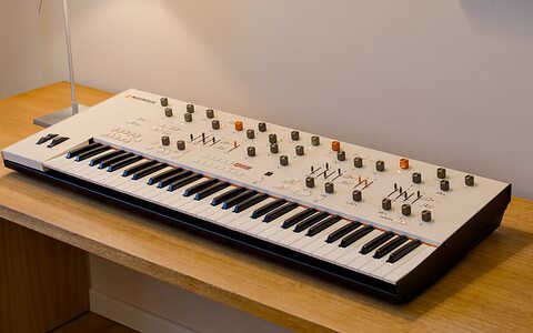 Frap Tools Magnolia eight-voice polyphonic analogue FM synthesizer