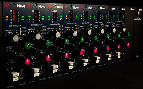 Neve 88R LBC 88RS compressor limiter 500-series analogue outboard module