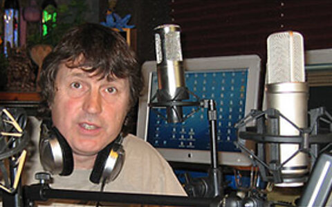 Paul White with mics.