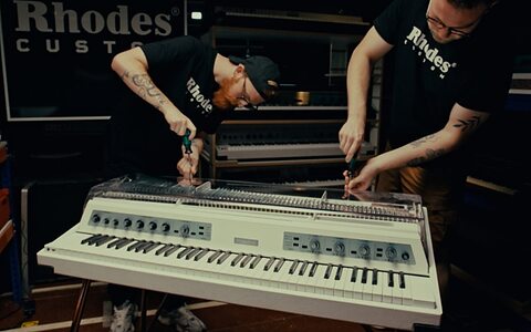 Rhodes Custom Shop MK8 Glacial electric piano