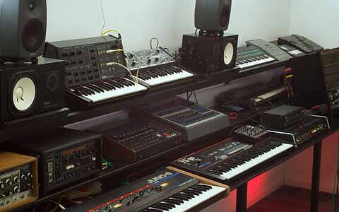 XOX Studios vintage synths drum machines